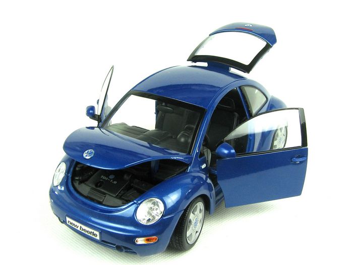 美驰图1:18 大众 新甲壳虫 Volkswagen New Beetle 31875金属仿真模型 蓝色