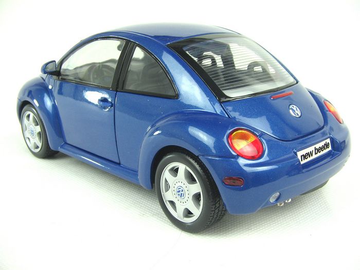 美驰图1:18 大众 新甲壳虫 Volkswagen New Beetle 31875金属仿真模型 蓝色