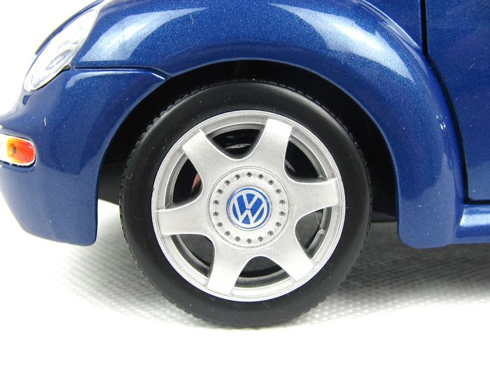 美驰图1:18 大众 新甲壳虫 Volkswagen New Beetle 31875金属仿真模型 蓝色