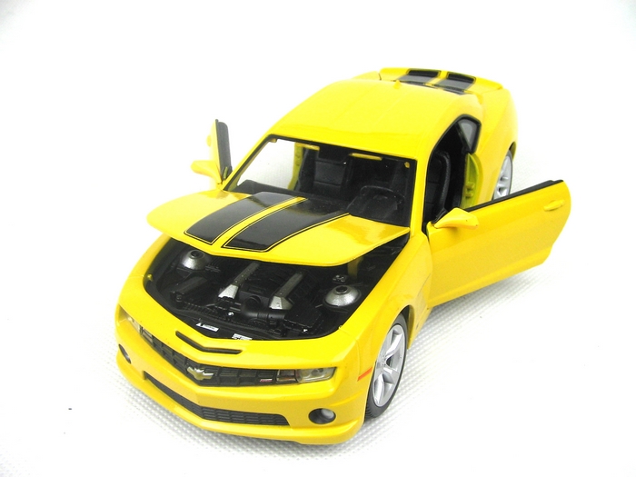 美驰图1:24 雪佛兰 变形金刚 大黄蜂 chevrolet camaro  31207 金属仿真模型 黄色