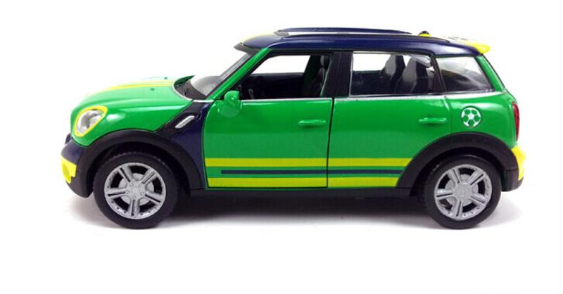 1：28宝马迷你古巴 COUNTRYMAN 合金汽车模型 2014巴西世界杯纪念限量版 带回力