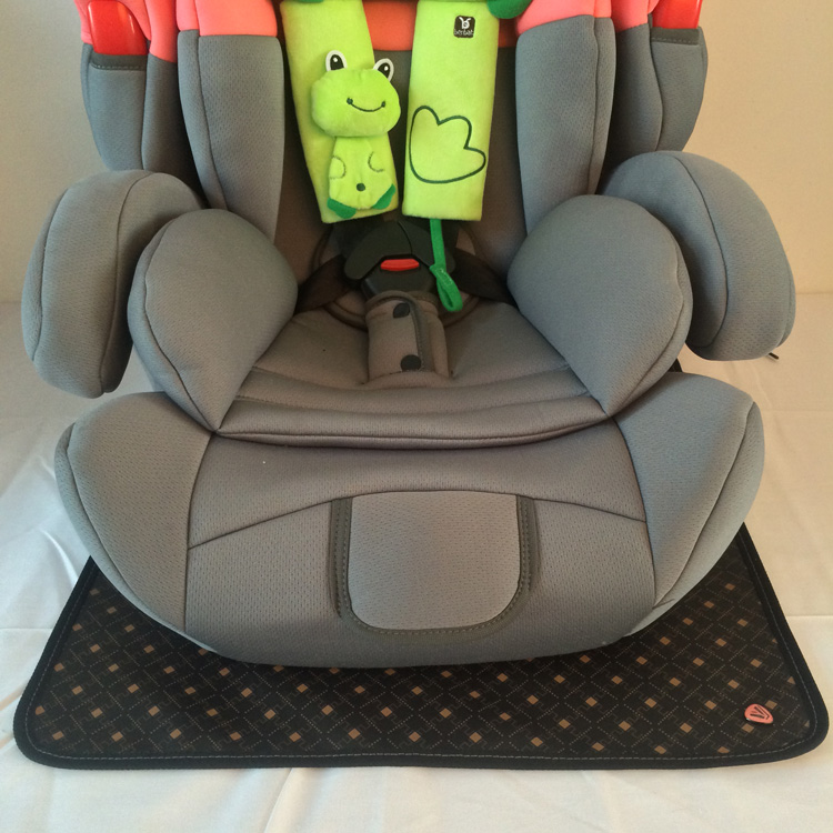 高档环保汽车儿童安全座椅专用防磨保护垫 双气孔穿带固定通用型