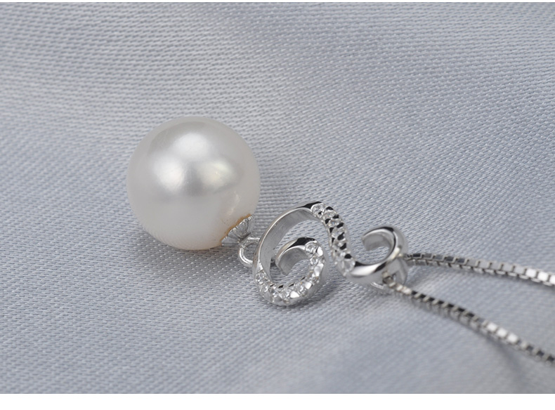 千足珠宝媃毓光洁正圆强光10-10.5mm大颗粒淡水珍珠吊坠S925银链
