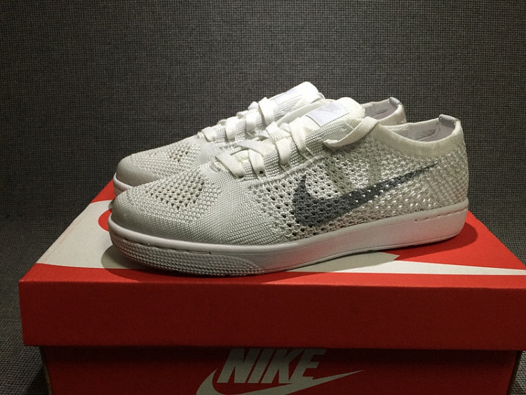 Nike耐克女TENNIS CLASSIC ULTRA FLYKNIT休闲板鞋男子运动鞋830704