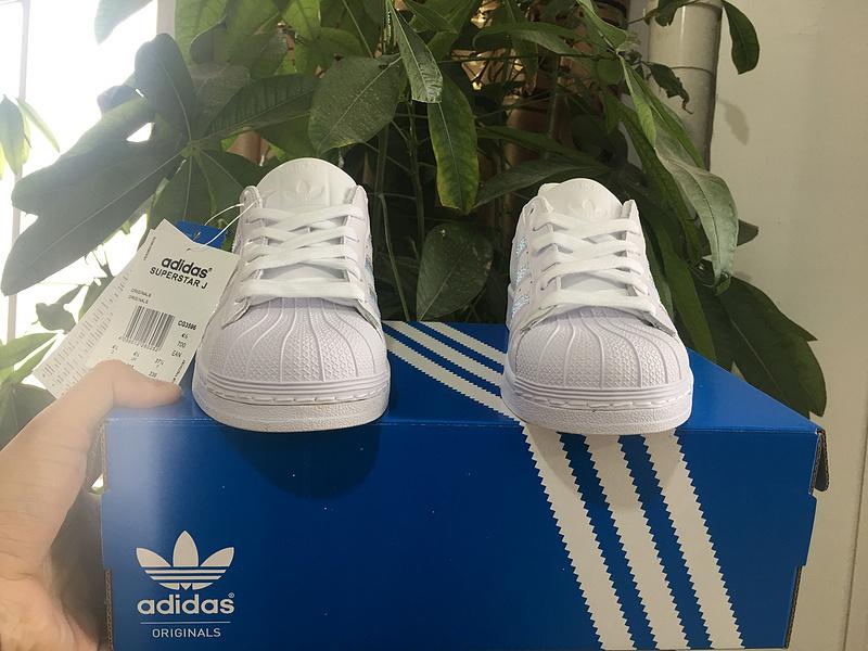 阿迪达斯/ADIDAS adidas 阿迪达斯 三叶草 贝壳头白炫彩压花CG3596