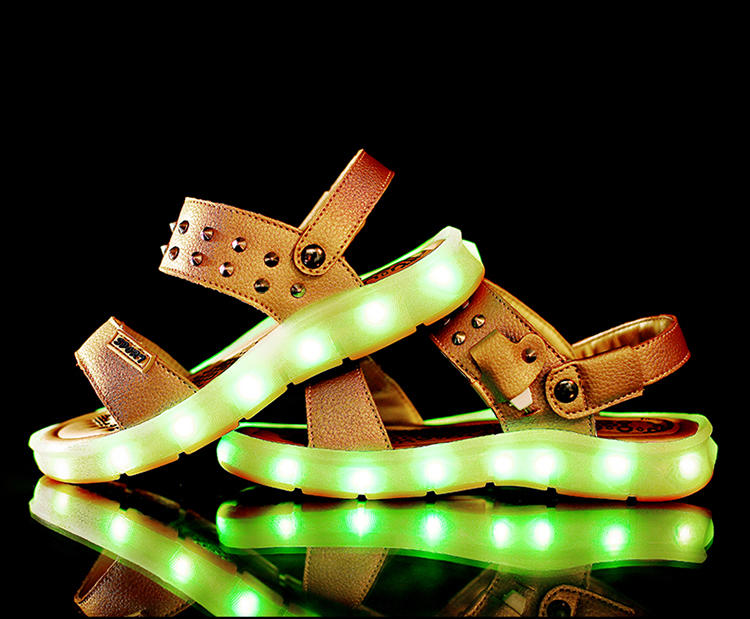 夏季新款儿童凉鞋女童带闪光亮灯鞋男童充电LED发光鞋小孩子灯鞋