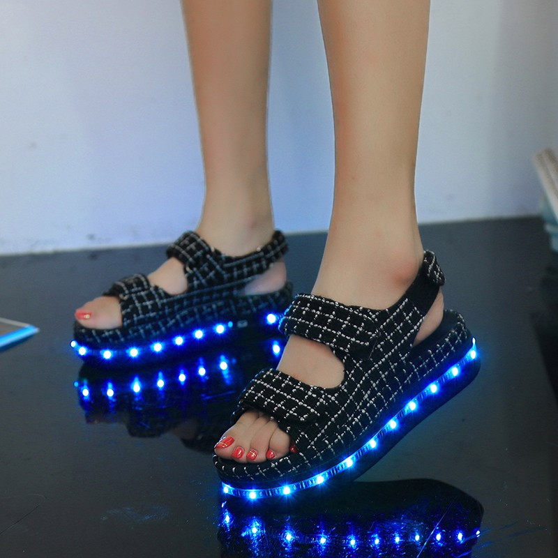2017夏季新款韩版女鞋baby明星同款USB充电灯光鞋发光鞋凉鞋