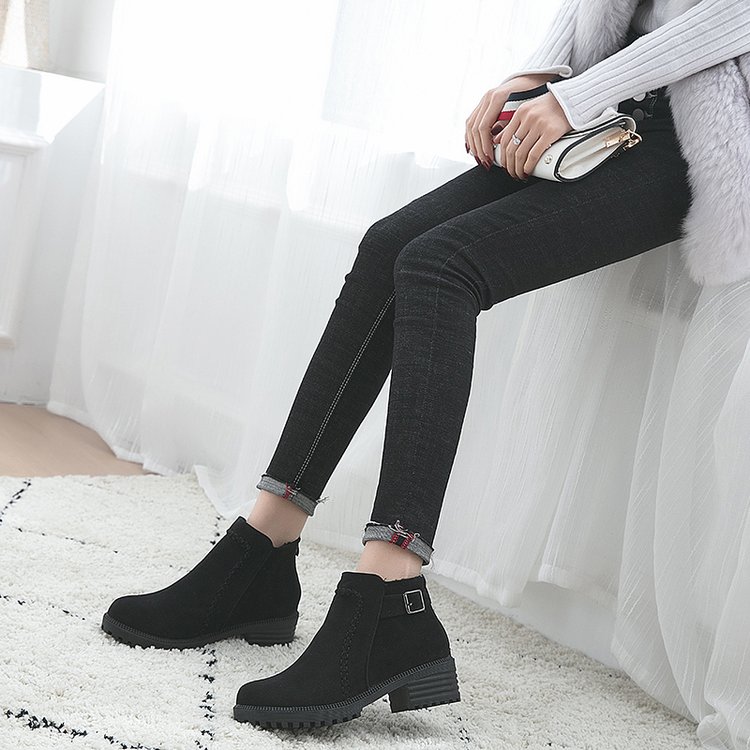 韩版秋冬上新欧美经典款马丁靴低跟女皮靴皮带扣后拉链低筒靴