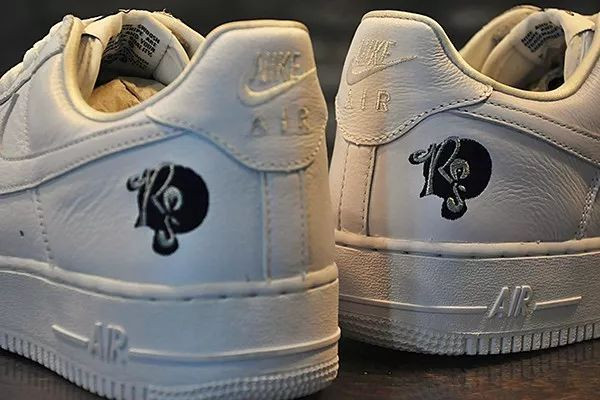 耐克/NIKE Nike Air Force 1“Roc-A-Fella”35周年特别版 休闲鞋