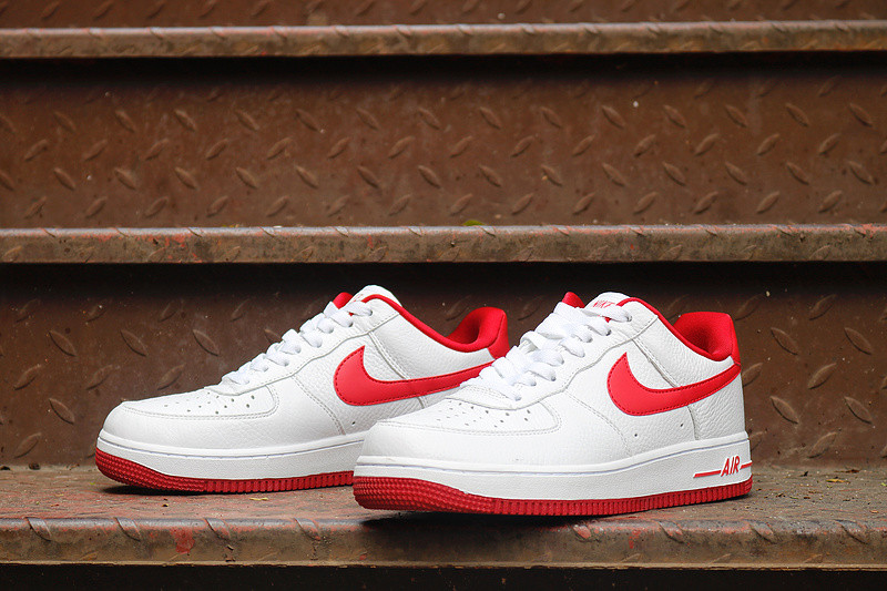 NIKE AIR FORCE 1 07 新经典复刻空军一号白红勾低帮运动休闲板鞋AA0287-101