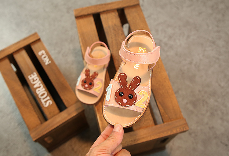 2018夏季新款韩版女童卡通软底魔术贴中小童兔子百搭公主凉鞋