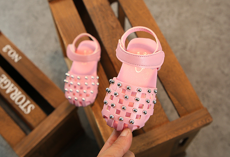 2018年夏季新款女童宝宝软底魔术贴串珠小童时尚包头学步凉鞋