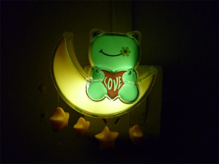 邮乐萍乡馆 沫子里月亮青蛙节能LED光控感应小夜灯