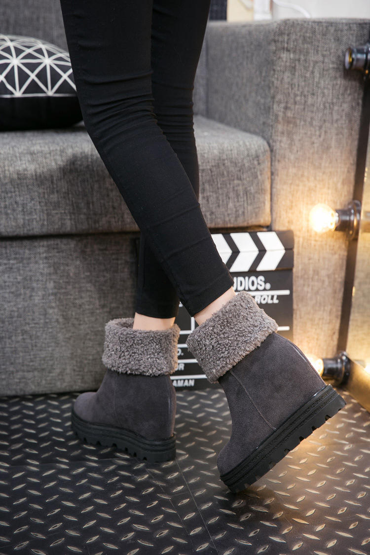 女靴冬款防滑平底雪地靴内增高低筒靴加绒女棉靴