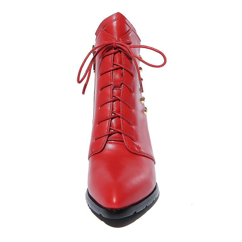 2016新款秋冬短筒女靴系带铆钉粗高跟尖头舒适马丁靴
