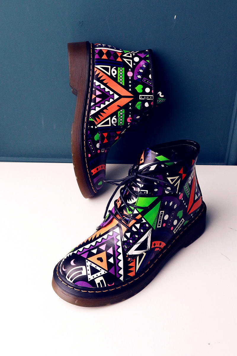 街头风时尚潮流女鞋涂鸦拼色防水台粗跟短筒靴秋冬季新款女靴
