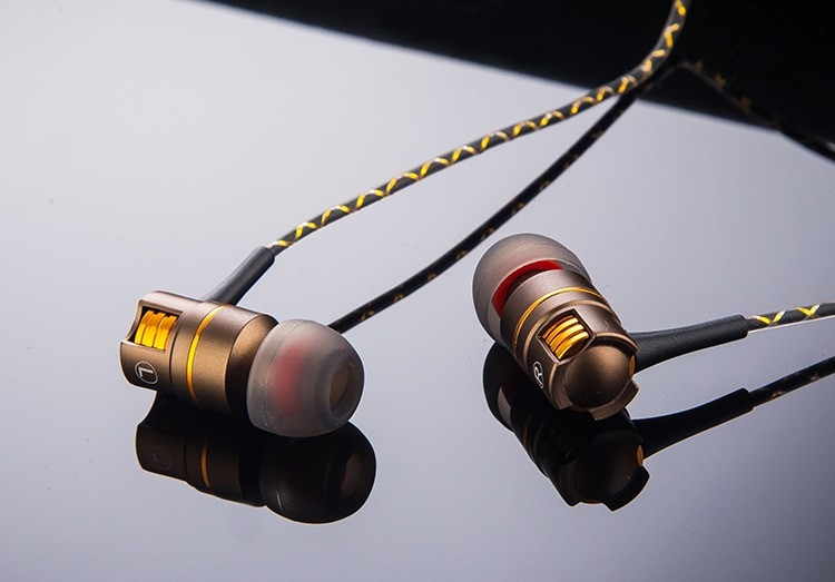 机乐堂 E109时尚金属入耳式耳机适于苹果和华为手机包邮