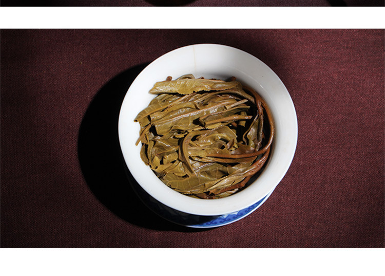 西勐 布朗山老树茶 云南普洱生茶叶 纯料春茶七子饼300克 2014年