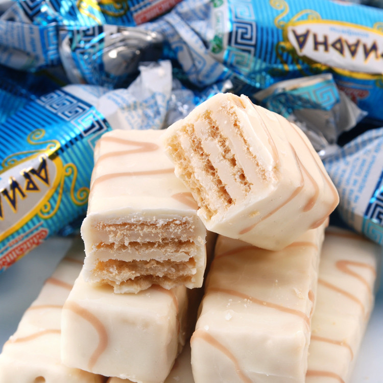 俄罗斯进口食品 酸奶威化炼乳白巧克力糖果零食 500克