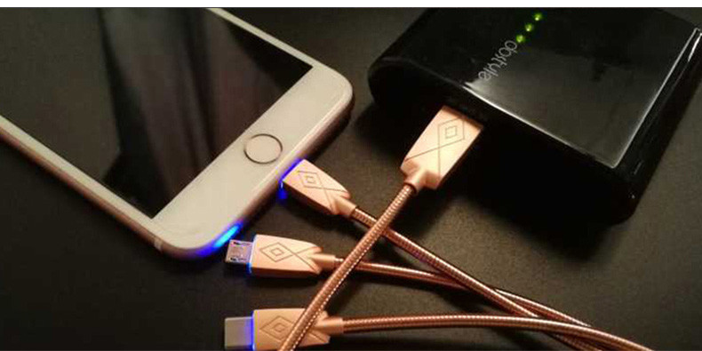 【东莞馆】BSUN 数据线  一拖二充电线（适用华为+苹果）充电线 不锈钢 线长1米 带LED灯