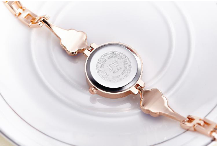 艾米娅 女生韩版新款潮流时尚学生手表中学休闲水钻石英表个性防水电子表