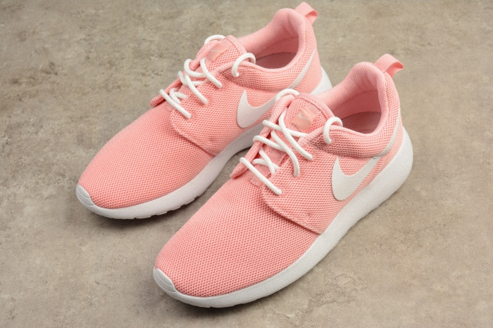 Nike Roshe One 女子樱花粉轻便休闲运动跑步鞋 511882-610