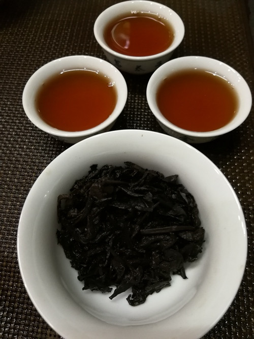 茗太子 布朗山357克/饼采用2015年高海拔古树春茶发酵料手工石磨压制而成