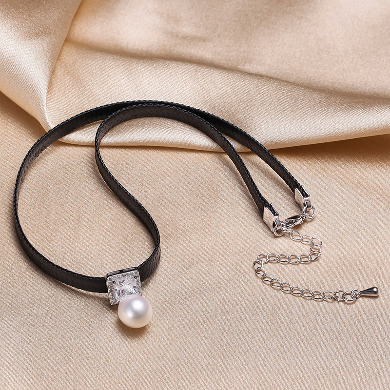 仙蒂瑞拉珠宝/SANDYRILLA  时尚甜美短款 9-9.5mm皮绳珍珠项链吊坠韩国明星同款