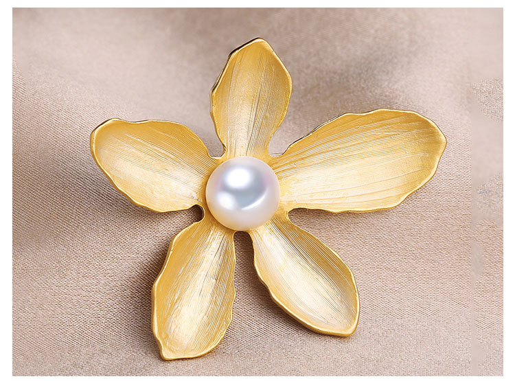 仙蒂瑞拉珠宝/SANDYRILLA  半夏时光 9.5-10mm优美时尚珍珠胸针