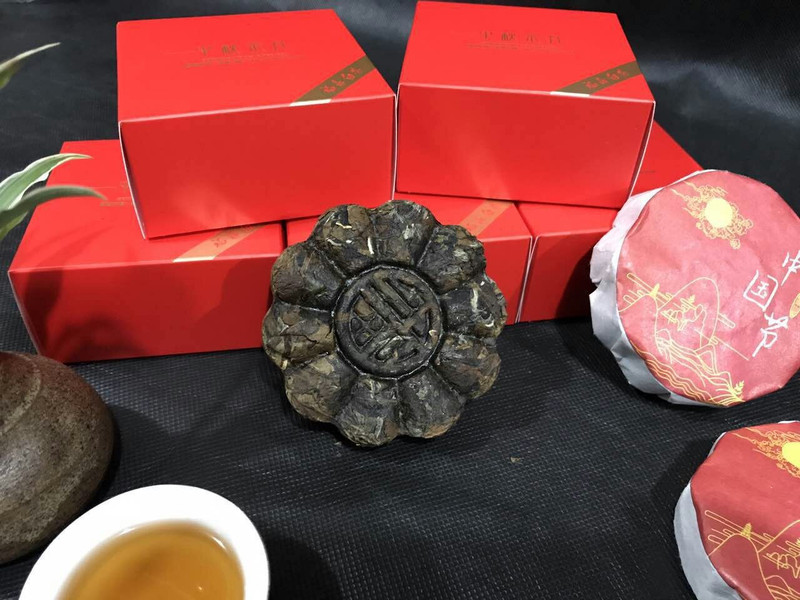 福鼎白茶中秋礼盒茶叶白牡丹月饼茶 礼品福鼎白茶 精美月饼茶 2017年寿眉月饼茶