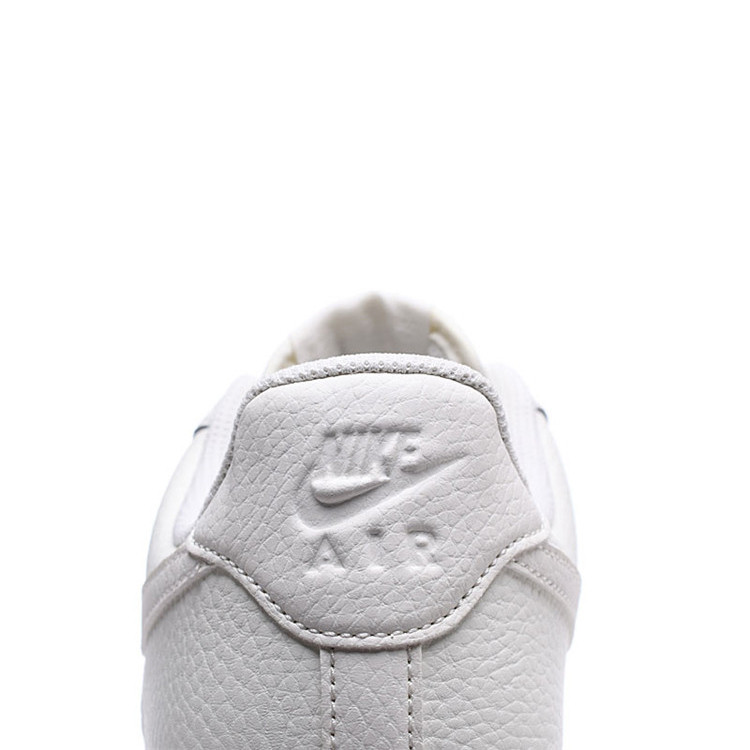 Nike耐克新款三剑客空军鞋男子乳白色透气鞋板鞋