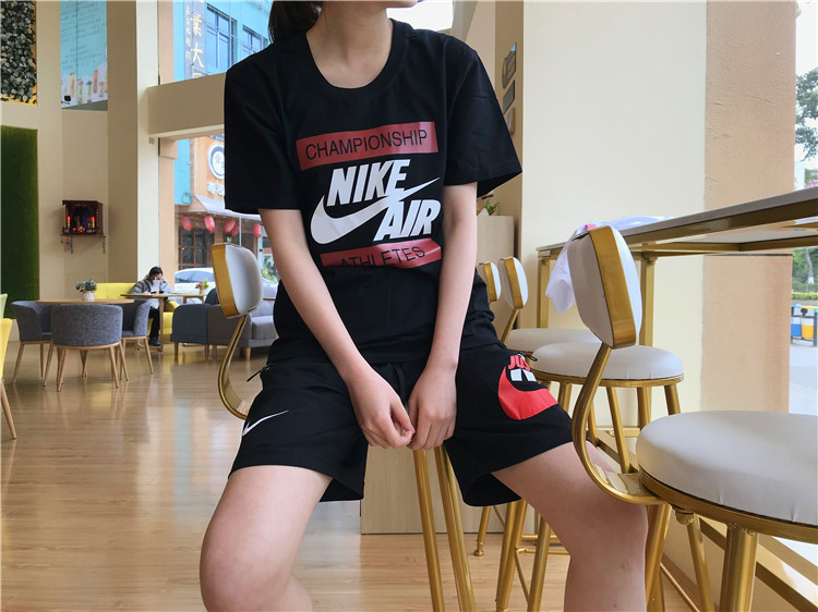 Nike耐克短袖短裤夏季休闲运动服套装