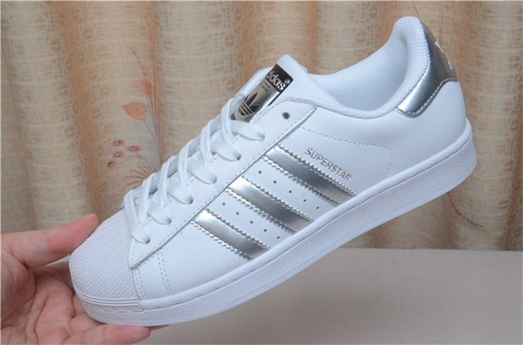 Adidas Superstar 三叶草贝壳头板鞋 男女针孔休闲运动鞋布面黑白皮面金标 BB1428