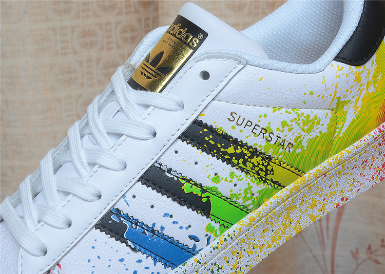 Adidas Superstar 三叶草贝壳头板鞋 男女针孔休闲运动鞋布面黑白皮面金标 BB1428