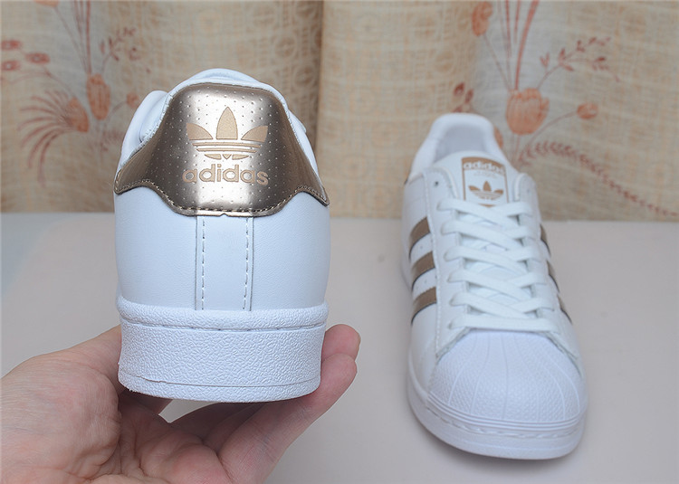 Adidas Superstar 三叶草贝壳头板鞋 男女针孔休闲运动鞋布面黑白皮面金标 BB1428