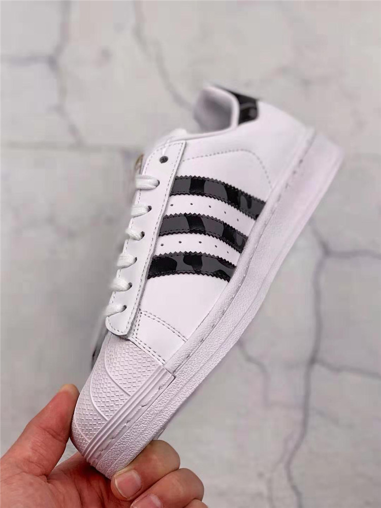 阿迪达斯新款贝壳头板鞋 Adidas Superstar 男女休闲板鞋情侣鞋 EG29159