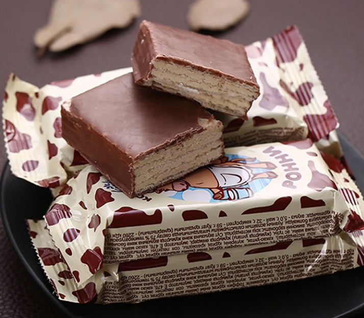 【威海馆】包邮俄罗斯进口零食品 大小奶牛巧克力夹心威化饼干散装批发500g 包邮