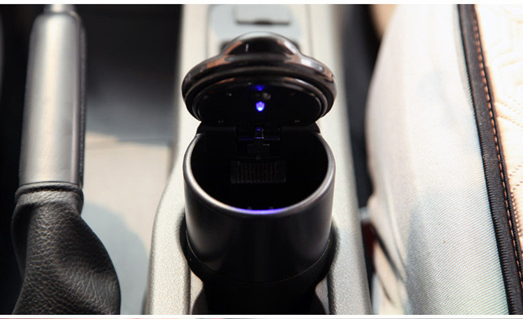 欧班尼 车载烟灰缸汽车用品带LED灯创意多功能夜灯耐高温4S带盖通用烟缸