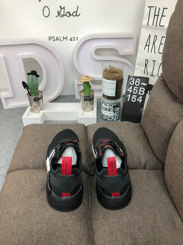 阿迪达斯 阿迪达斯adidas 三叶草 NMD_R1 男女经典运动鞋