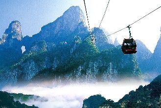  【青岛馆】张家界天门山 烟雨张家界 矮寨大桥《魔鬼栈道》凤凰古城 往返 六日游