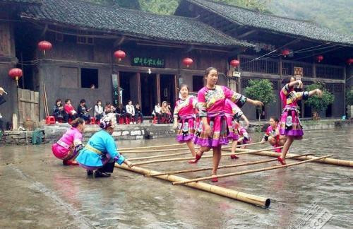  【青岛馆】张家界天门山 烟雨张家界 矮寨大桥《魔鬼栈道》凤凰古城 往返 六日游