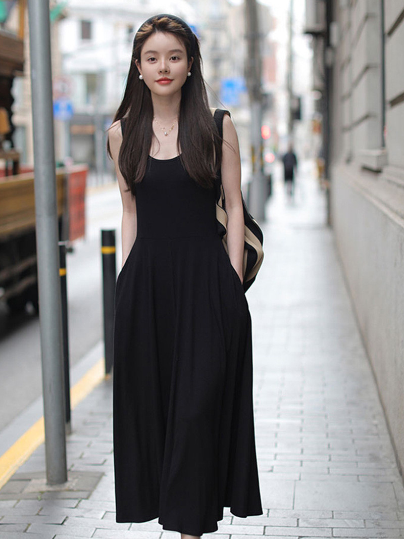 verhouse 夏季新款女士连衣裙黑色背心式时尚舒适无袖中长款连衣裙