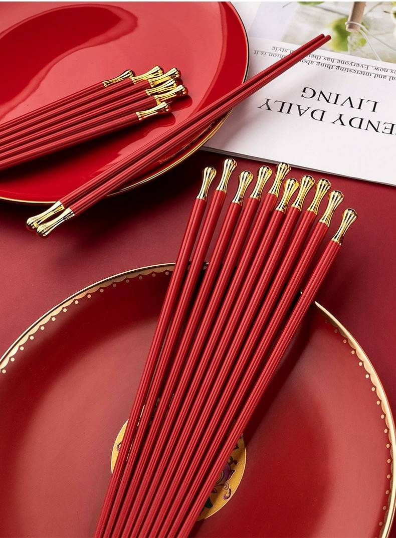 【券后10双29.9】红色喜庆婚礼过年筷子家用高颜值合金筷子家庭套装