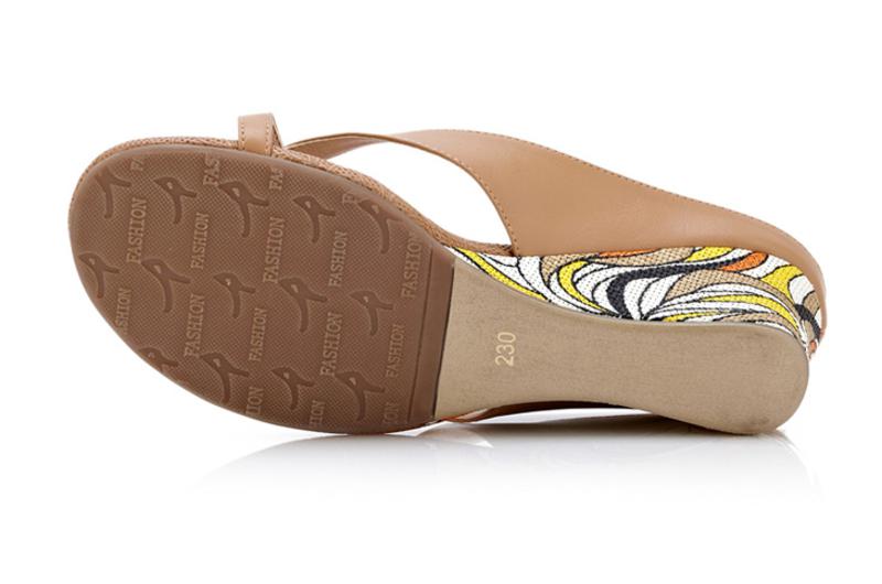 Juyi/巨一 2013夏季新品简约优雅拼色金属装饰套趾坡跟凉拖鞋子102321017