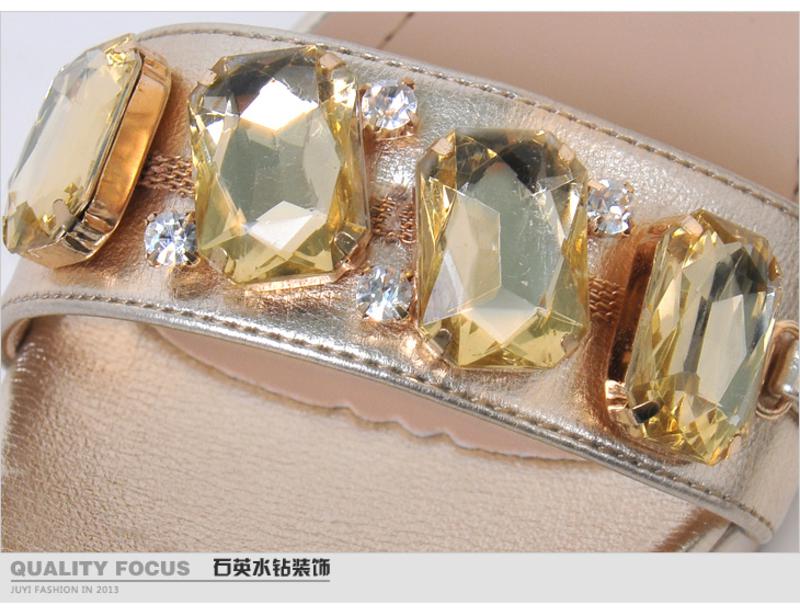 JUYI/巨一 2013新品时尚百搭金属装饰色拼接女士厚底粗跟凉鞋子