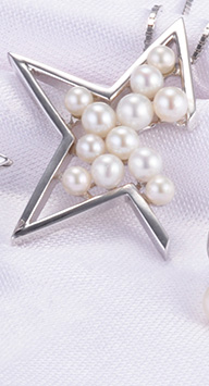 千足珠宝“星辰”系列近圆强光淡水珍珠吊坠时尚
