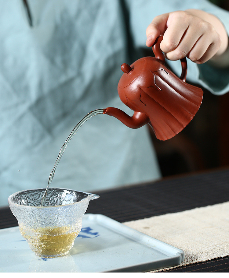 汤河店 宜兴小煤窑朱泥名家纯全手工紫砂壶 裙带菱花茶壶