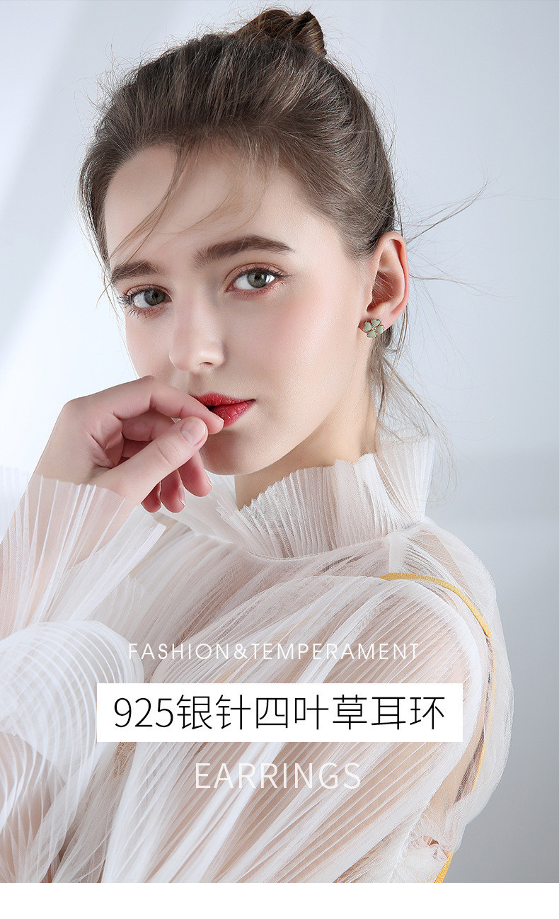 少女心耳环怎么搭_带珍珠耳环的少女