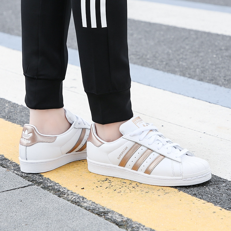 阿迪达斯Adidas男鞋运动三叶草2019秋季新品女鞋贝壳头运动休闲板鞋小白鞋EE7399