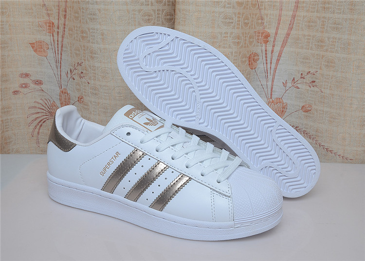 Adidas Superstar 三叶草贝壳头板鞋 男女针孔休闲运动鞋布面黑白皮面金标 BB1428